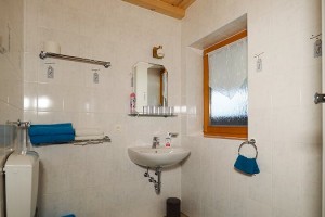 Ferienwohnung 4 - Bad mit Dusche und WC