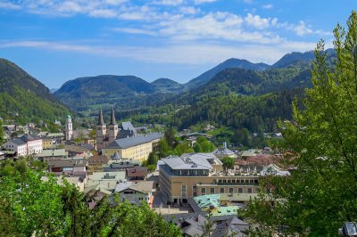 Ausblick vom Soleleitungsweg auf den Markt Berchtesgaden